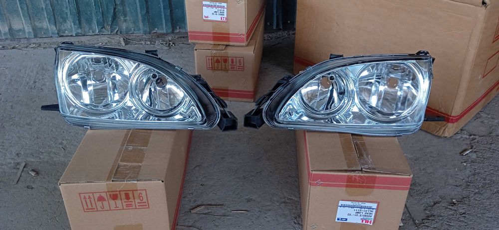 Фара хрустальная  Тойота Авенсис Toyota Avensis дубликат новый