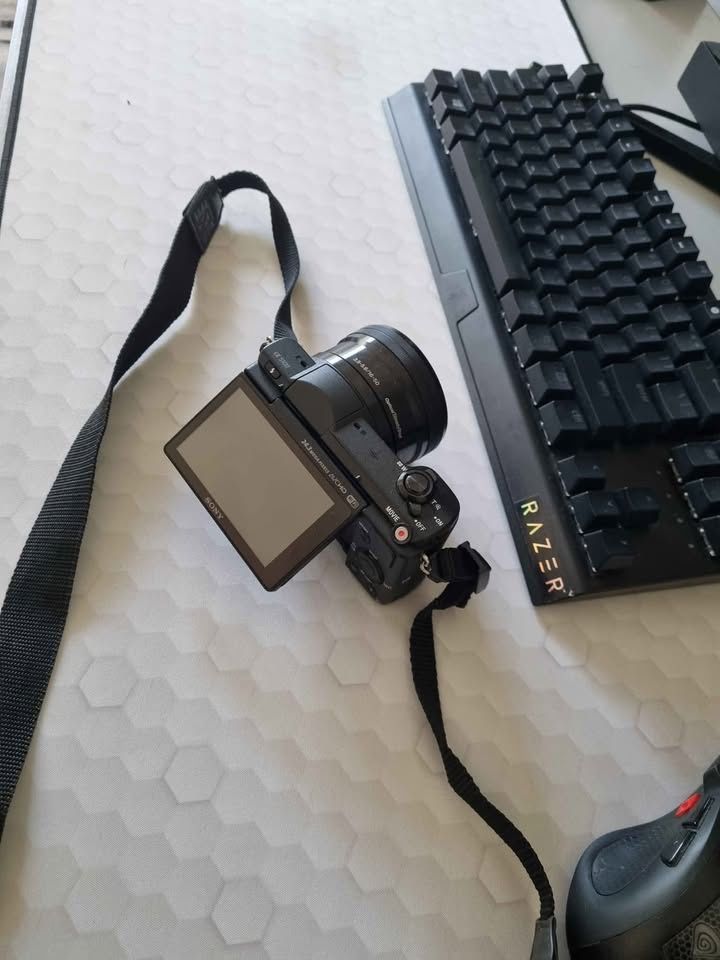 Aparat foto Sony A5100