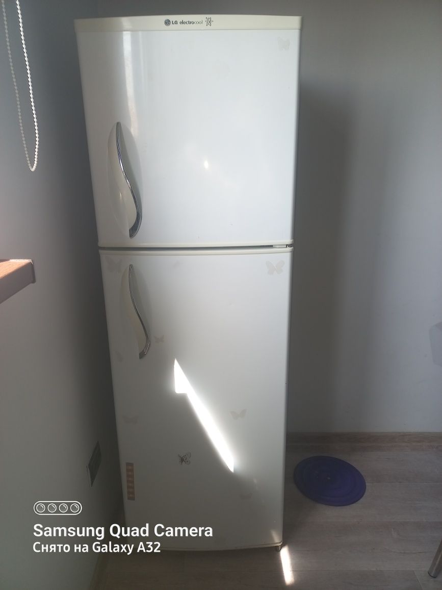 Холодильник LG  в отличном состоянии