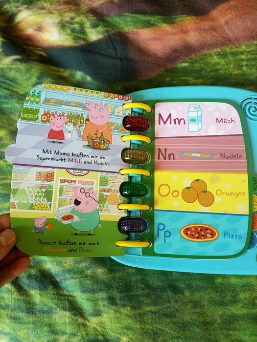Интерактивна книжка Pepa Pig на немски взик