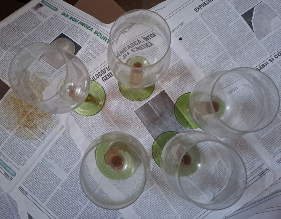 5 pahare vin sau sampanie