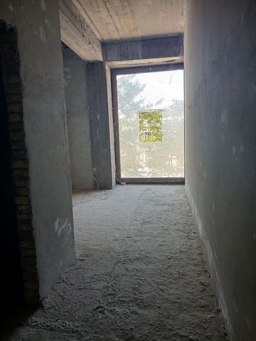 Vokzal tomonda 3 xonalik korobka sotiladi