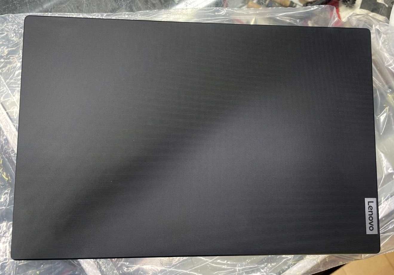 Лаптоп Lenovo V15 G4 AMD Ryzen 3, 16 GB RAM, 512 GB SSD, Windows 11