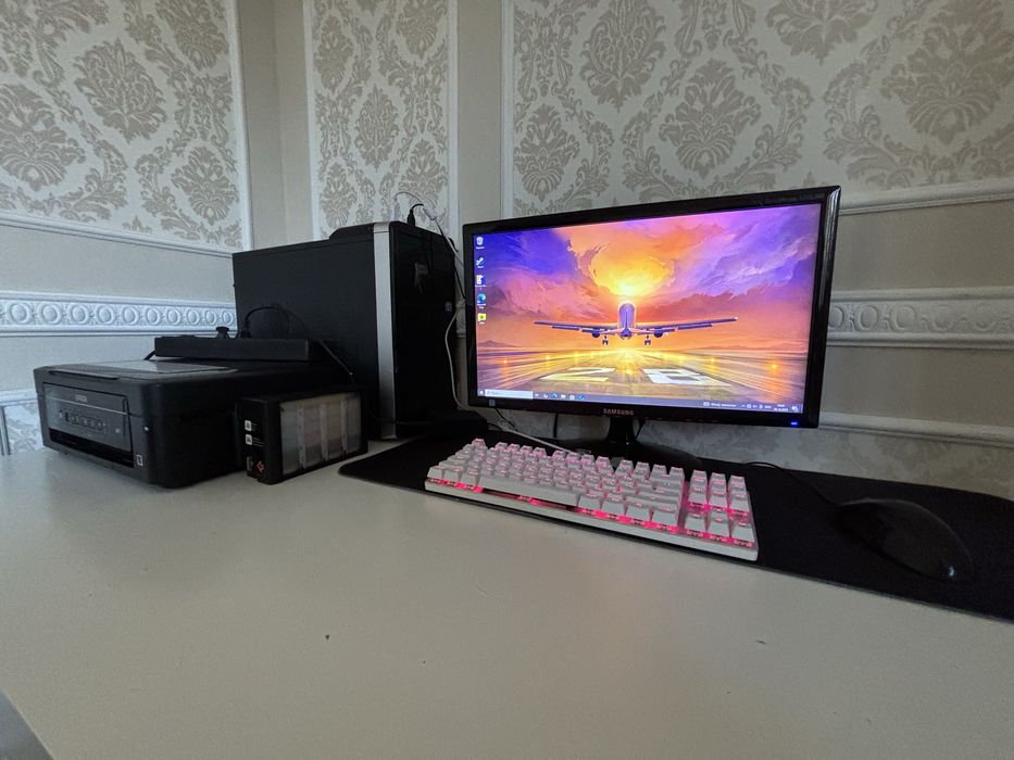 Продаю компьютер вместе с цветным принтером