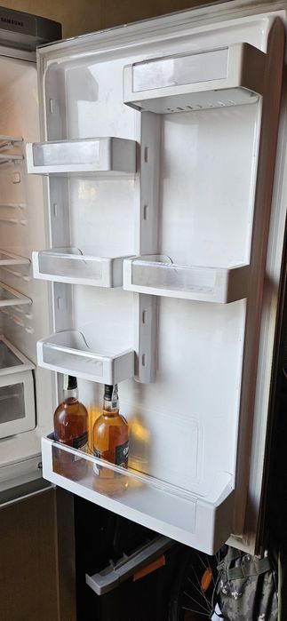 Хладилник с фризер Samsung модел RL39EBMS