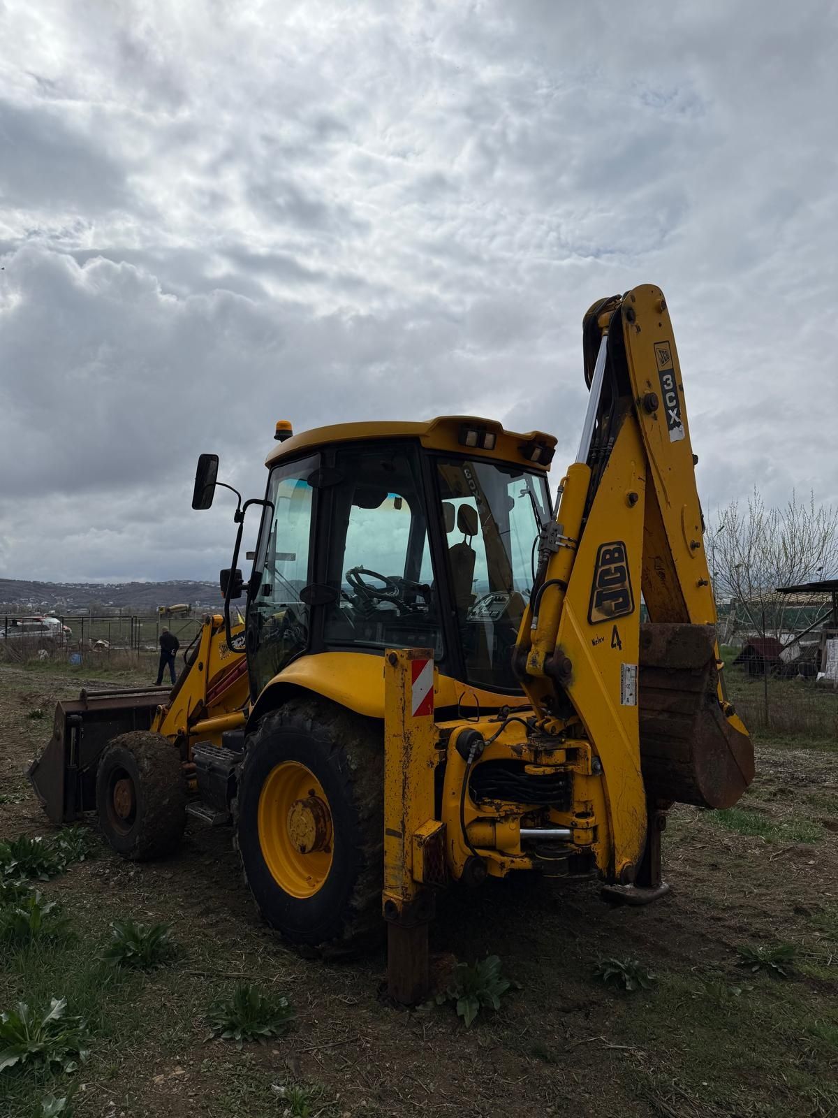 Buldoexcavator JCB 3CX AN 2006