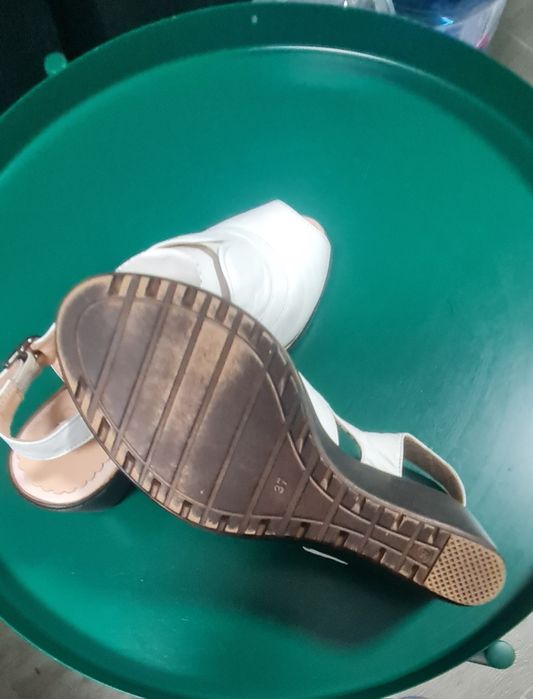 Дамски сандали от естествена кожа