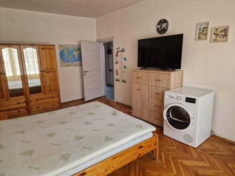 Тристаен апартамент в Центъра!