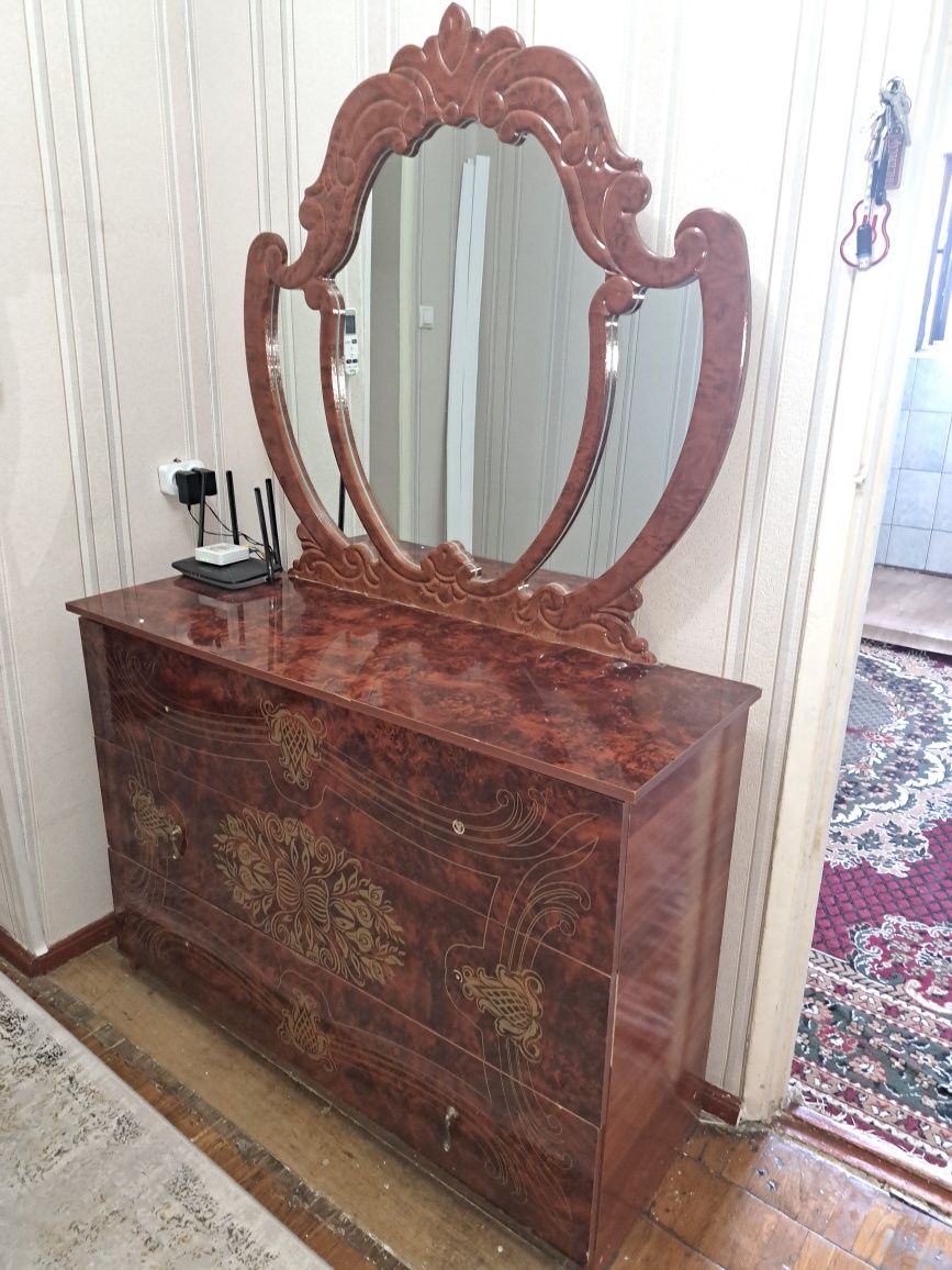 Yotoqxona mebel toplami sotiladi