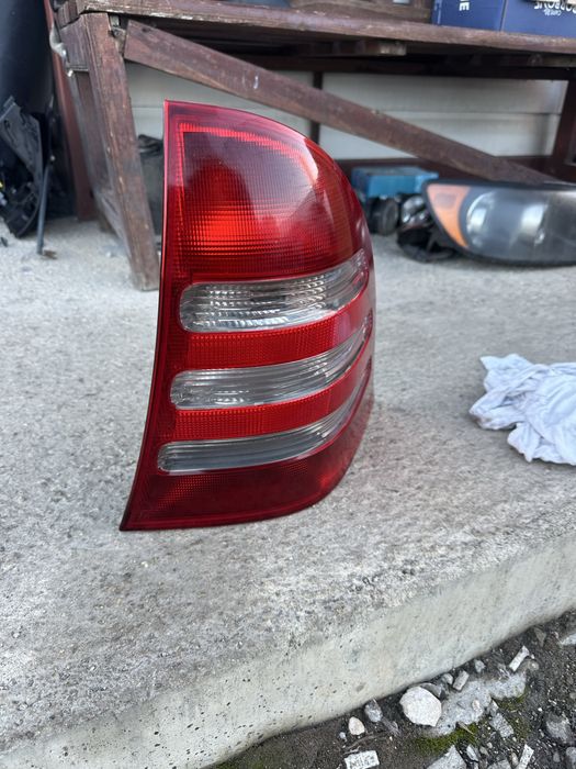 Стоп десен за Мерцедес W203 С classe комби!