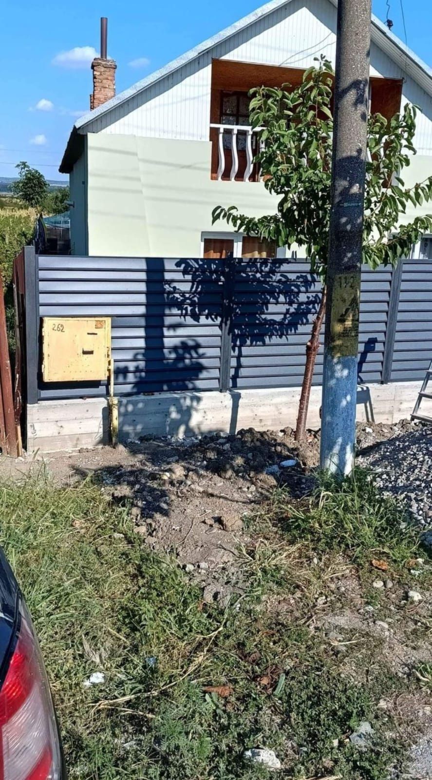 Construim garduri din panouri stil jaluzele, sipca metalica si altele