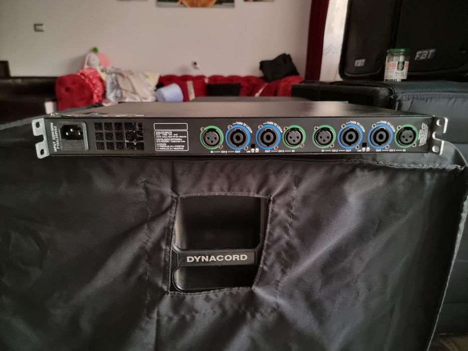 Amplificator clona powersoft in 4 canale 4×600 wați in 8ohmi