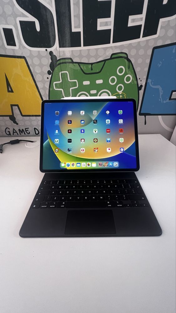 iPad Pro 12.9" - M2 (6th Gen) - Space Gray+apple pencil+magic keyboard