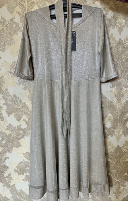 Платье новое блестящее