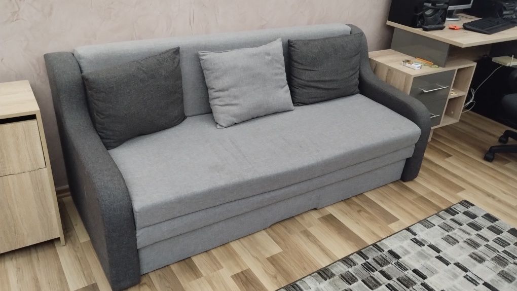 Триместен диван с опция сън