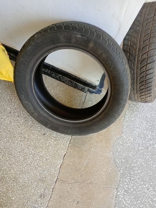 Vând cauciucuri și jante