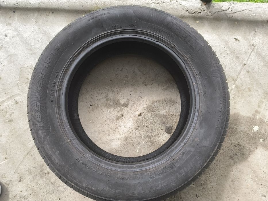 Vând 4 cauciucuri Pirelli Cinturato P1 185/65R15