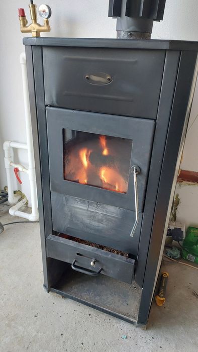 Termosemineu pe lemne, brichete si carbune Fornello