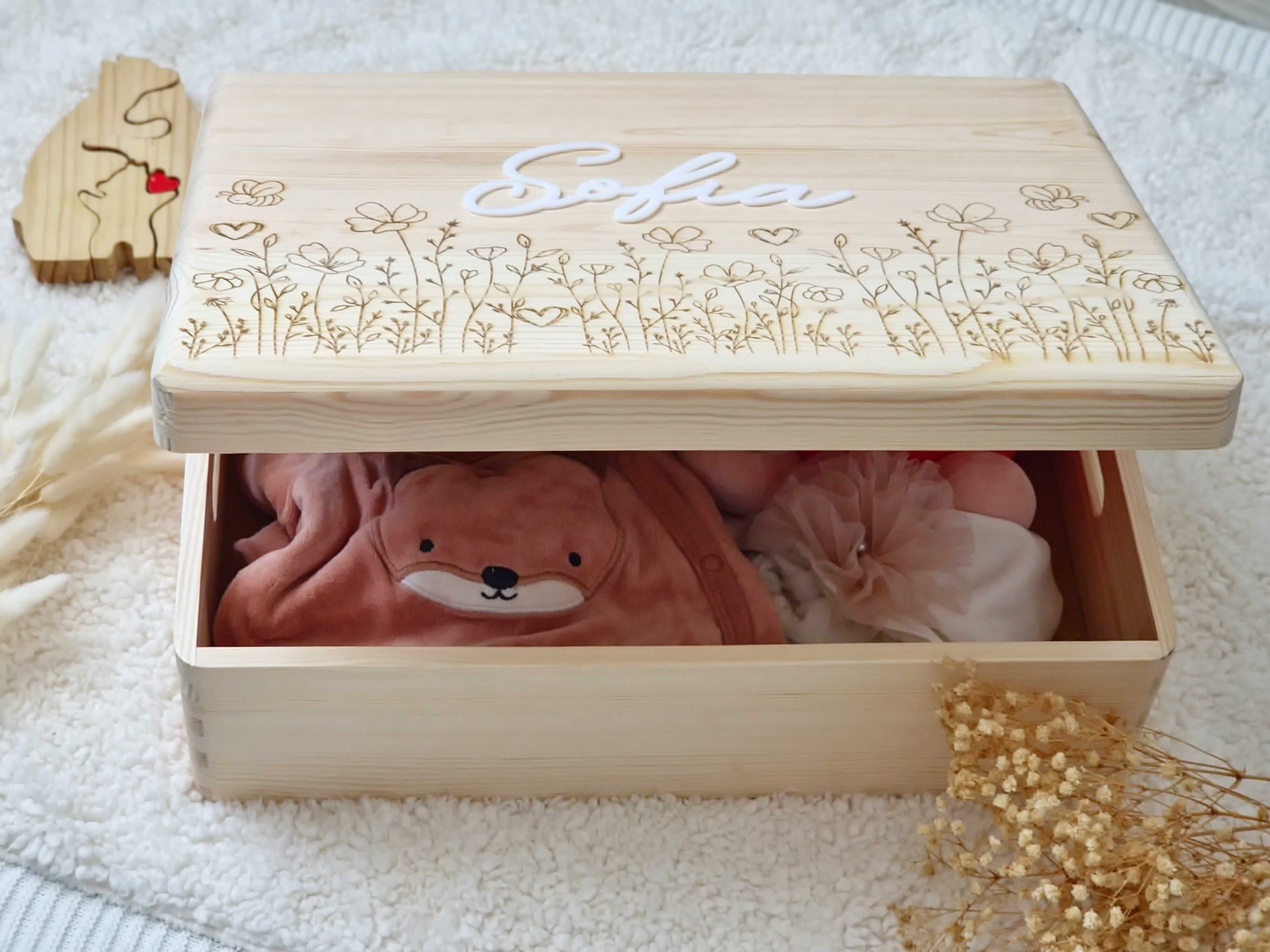 Cutie din lemn Flori de câmp, bebe, cadou botez, naștere, aniversare