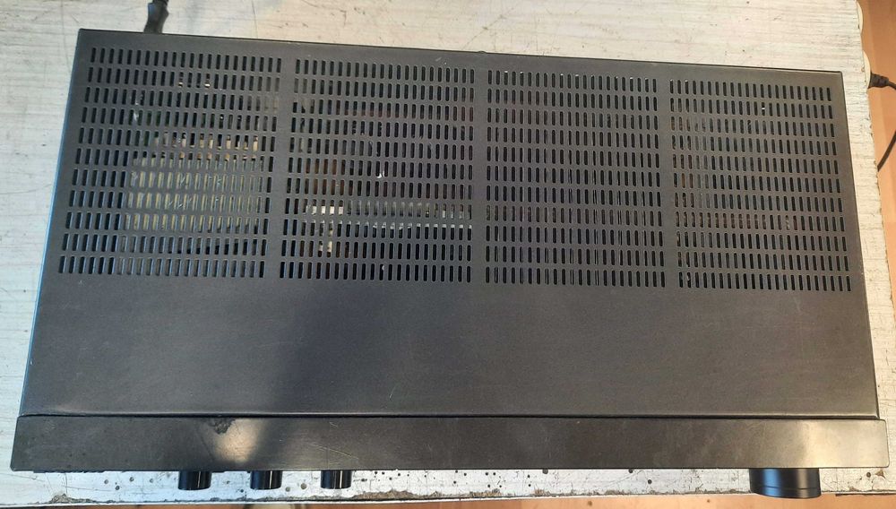 Продавам прекрасно звучащ стерео усилвател. Technics SU-500
