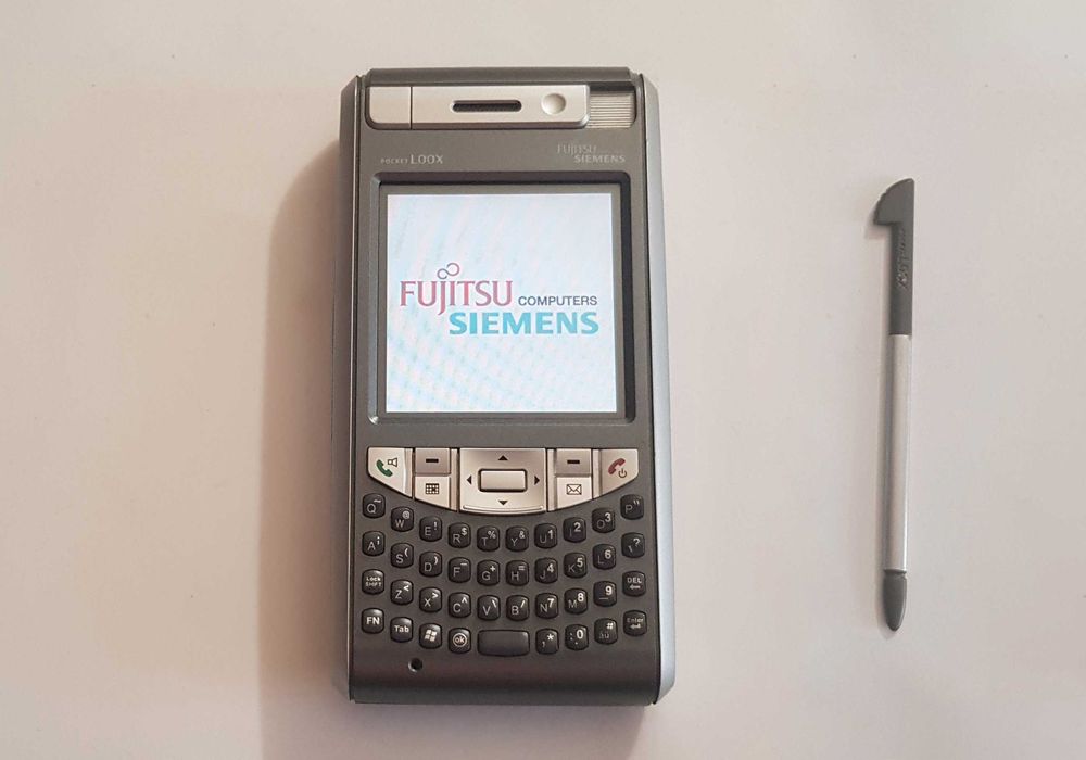 Retro Telefon - Fujitsu Siemens Pocket LOOX T830 Windows Mobile Phone