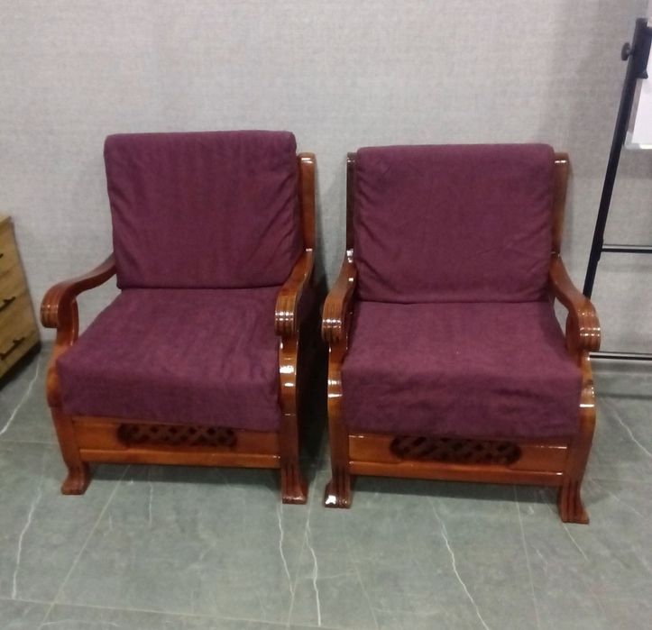 Кресла с диваном и журнальным столомпосле реставрации