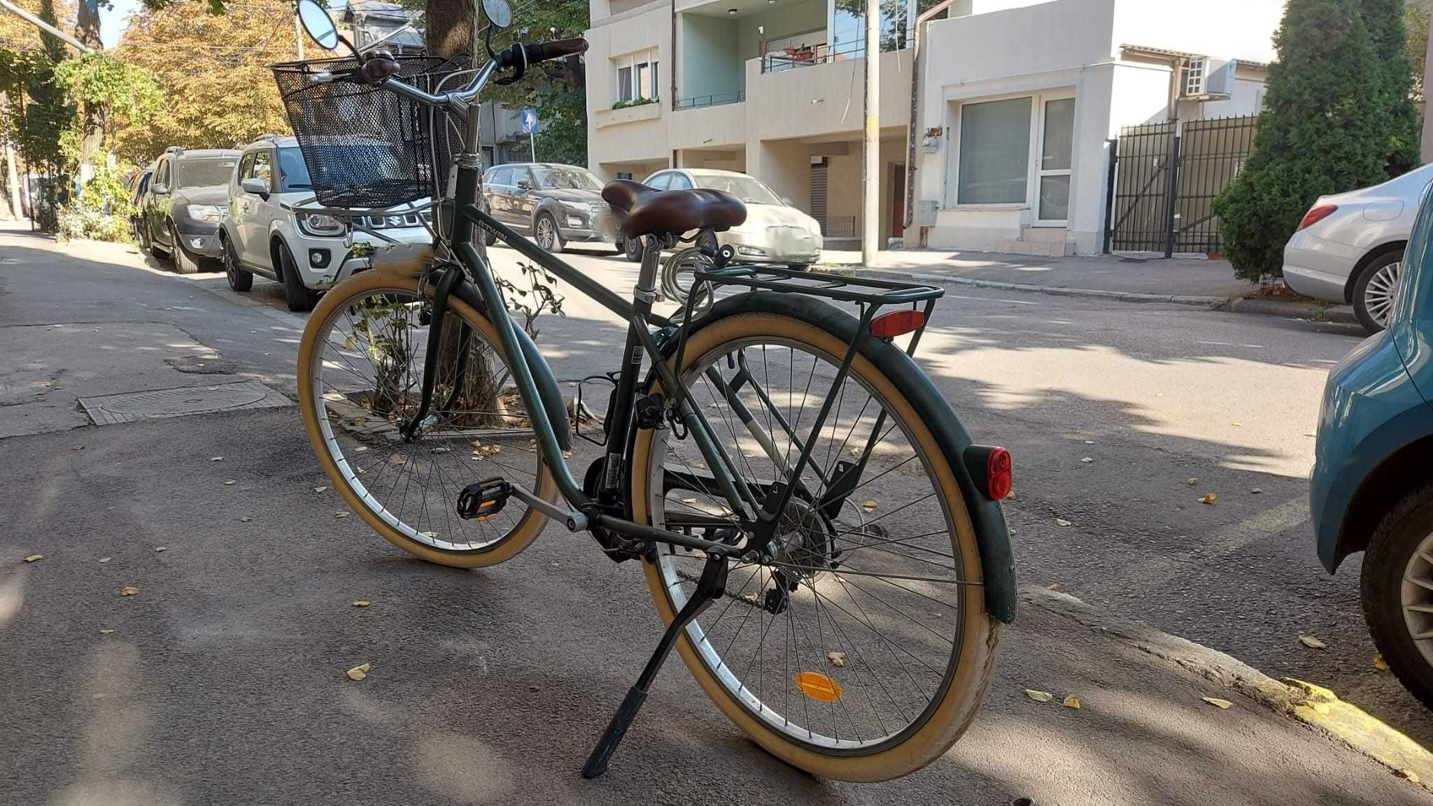 Bicicleta de oras Btwin stil olandez.