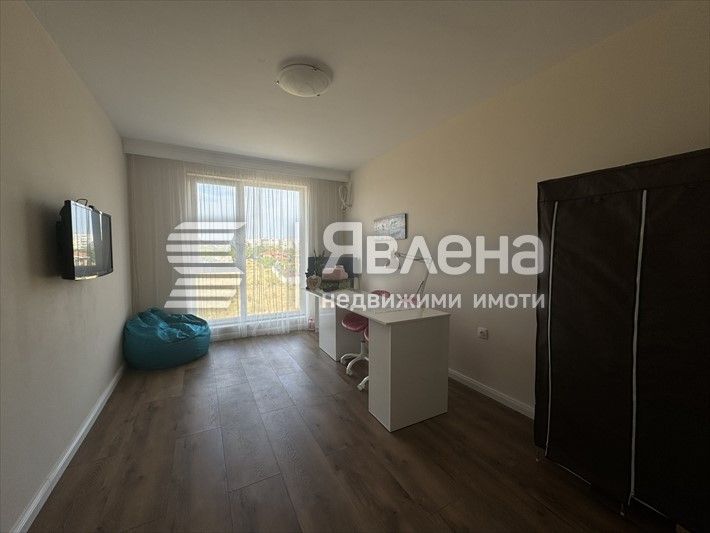 Продава се Тристаен апартамент в Пловдив, Остромила - 118 кв.м за 1653 €/кв.м - Снимка #4