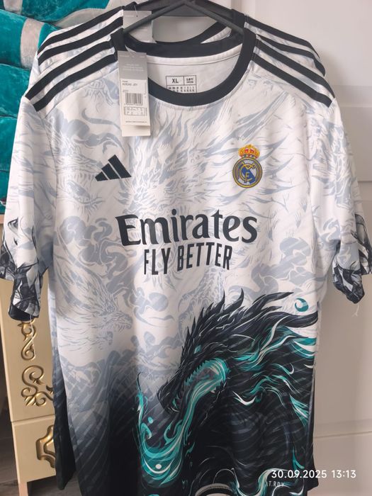 Продам две футбольные формы