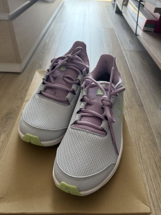 Дамски спортни Маратонки Under Armour