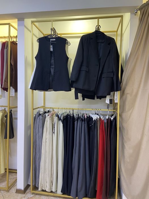 Продам стеллажи, стойки напольные