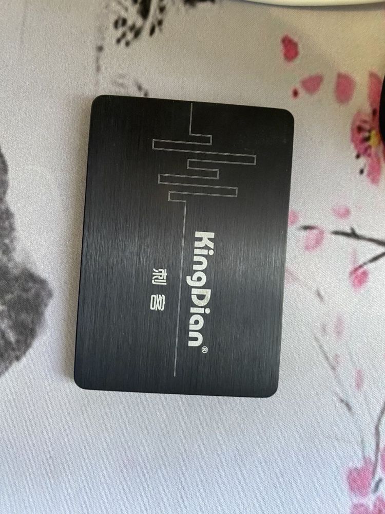 SSD KingDian 120 ГБ  Абсолютно новый.   Цена 100 000  сум