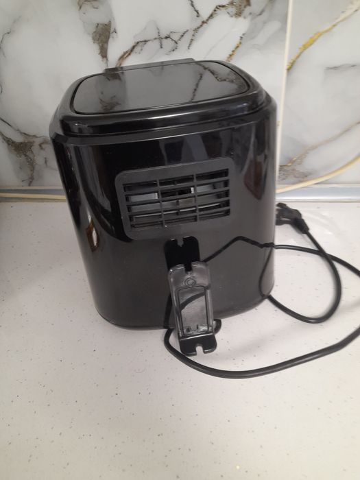 Vând friteuza ca noua