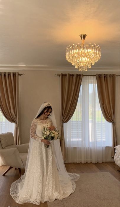 Rochie de Mireasă Albă cu Trenă de 2m Eleganță și Rafinațment