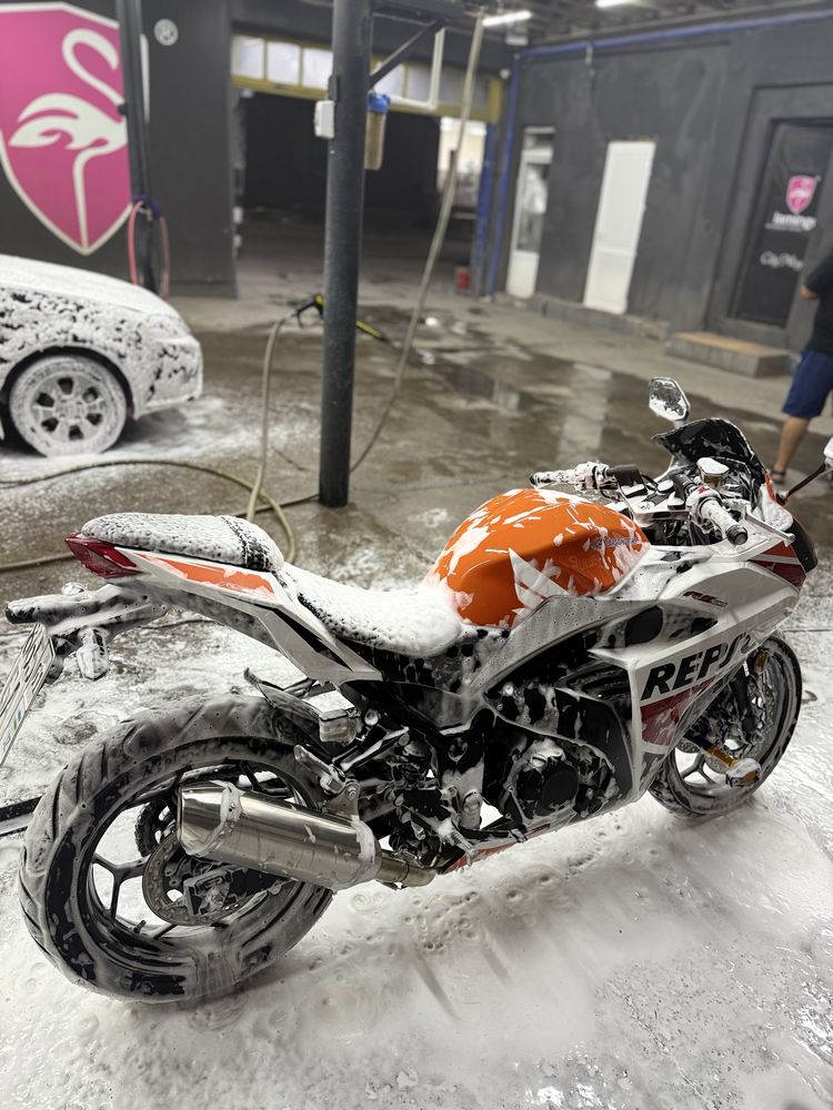 Moto 400 kub yengi