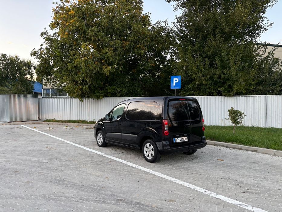 Vand Peugeot Partener an 2012 motor 1.6 diesel