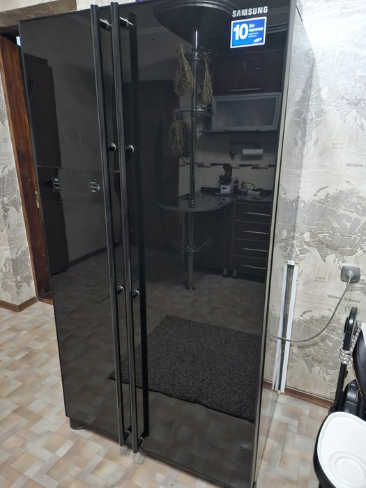 Холодильник большой