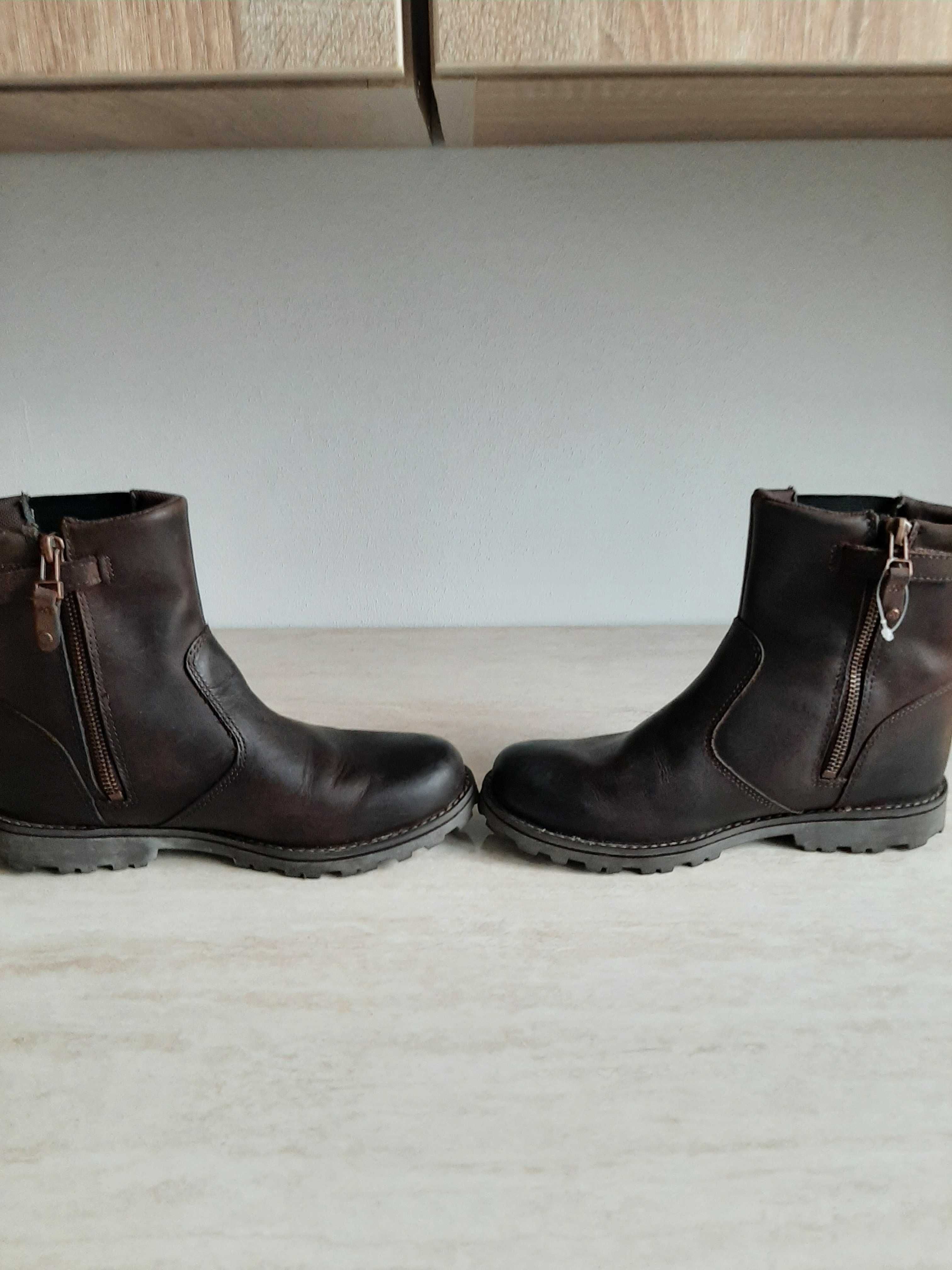 Vand ghete dama/copii Marca Timberland noi