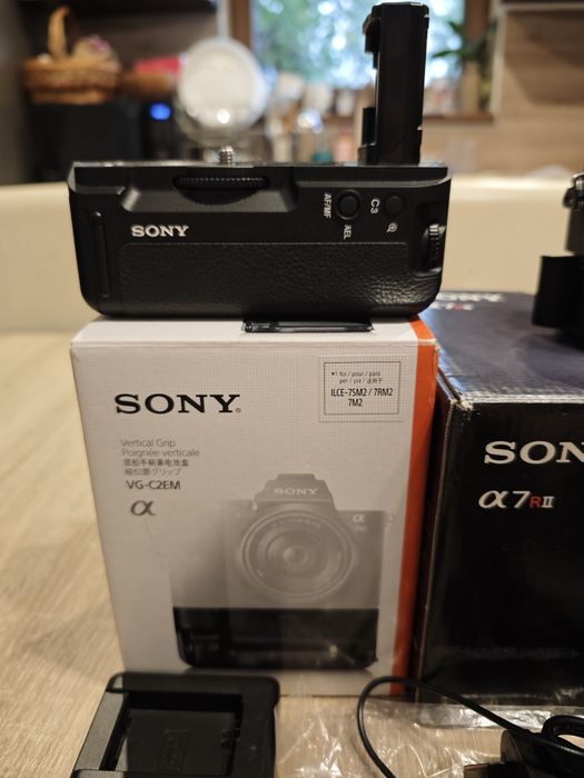 Фото апарат SONY A7 R2 в комплект с обектив SONY FE 2.8/50 MACRO