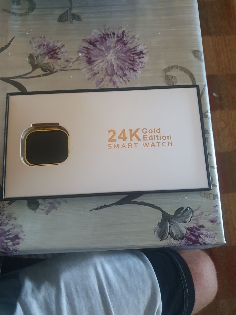 Smartwatch 24 k gold edition