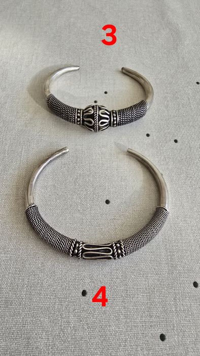 Сребърни гривни гравирани