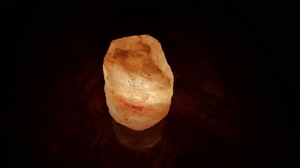 Lampa, veioza din sare de himalaya
