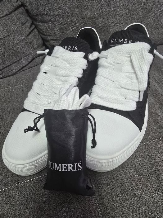 Adidasi noi Numeris