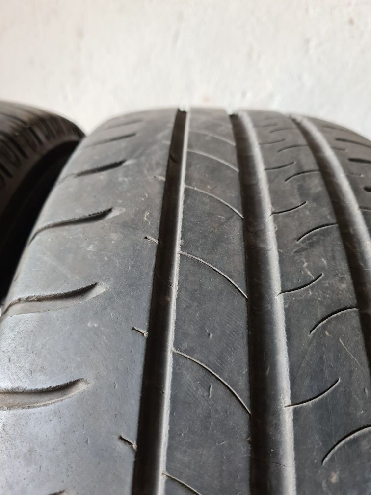 2 бр. летни гуми 215/60/16 Michelin DOT 3915 4-5 mm