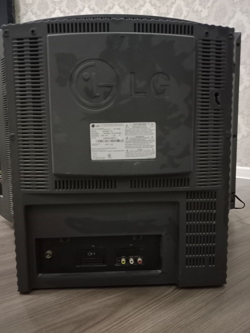 Телевизор LG продам
