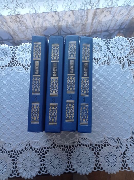 Продам книги 1000 тенге