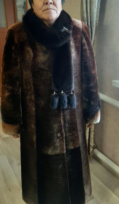 Продам шубу мутон , воротник норка.