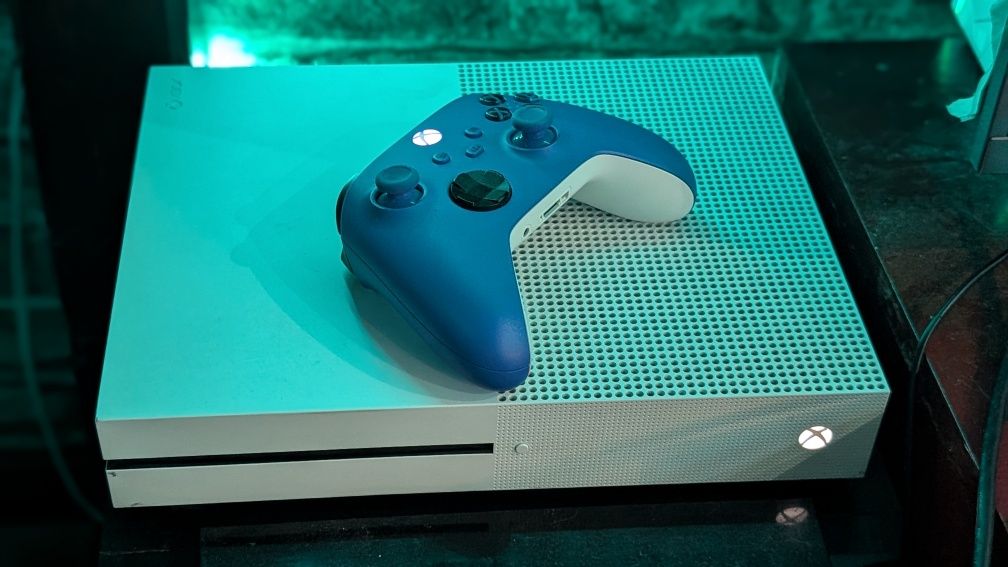 Приставка X box one S