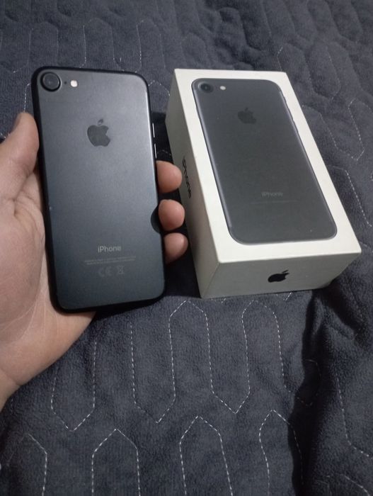 Продам айфон 7 в хорошем состоянии