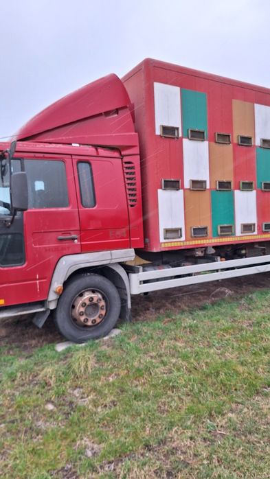 Camion apicol Volvo fl6